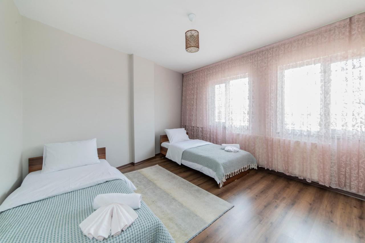 Centrally Located 2 Bedroom Apt With Netflix Bursa Exteriör bild