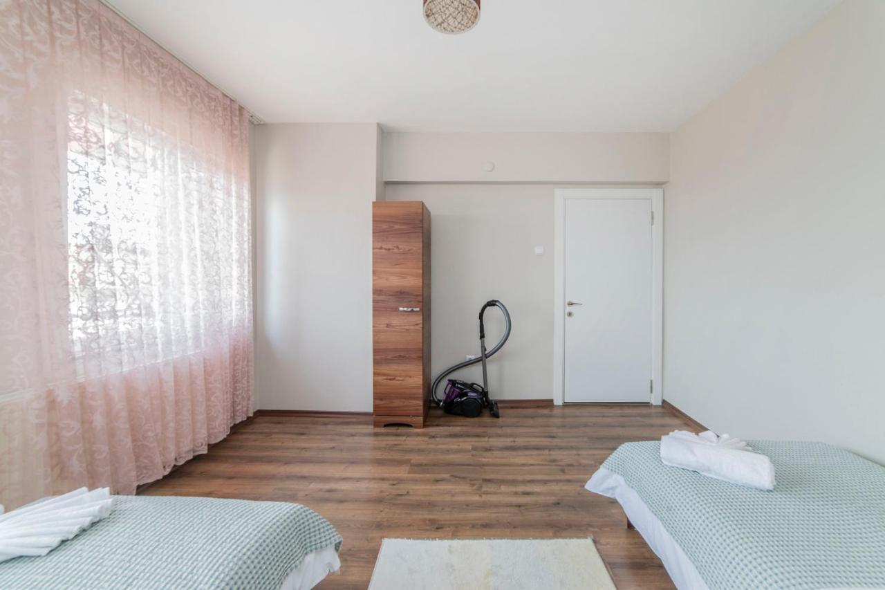 Centrally Located 2 Bedroom Apt With Netflix Bursa Exteriör bild