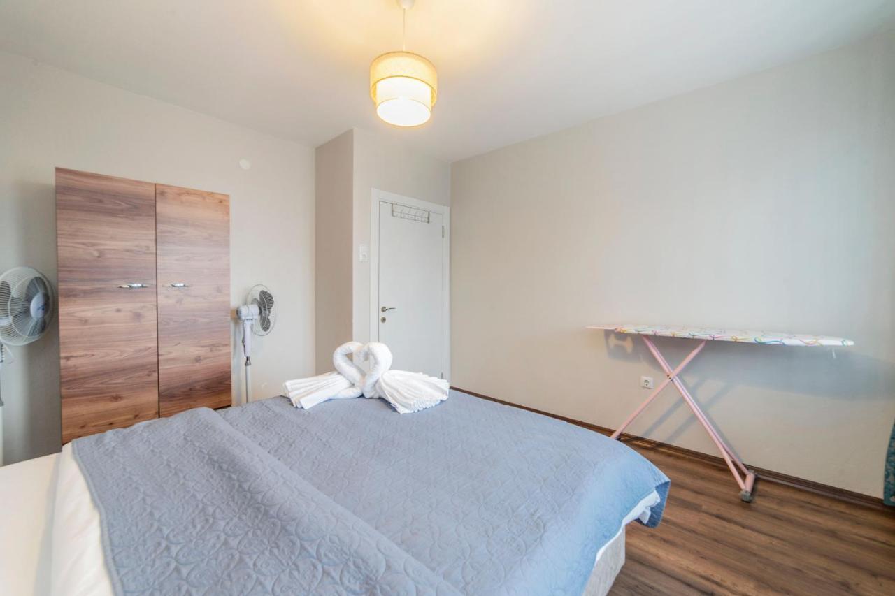 Centrally Located 2 Bedroom Apt With Netflix Bursa Exteriör bild