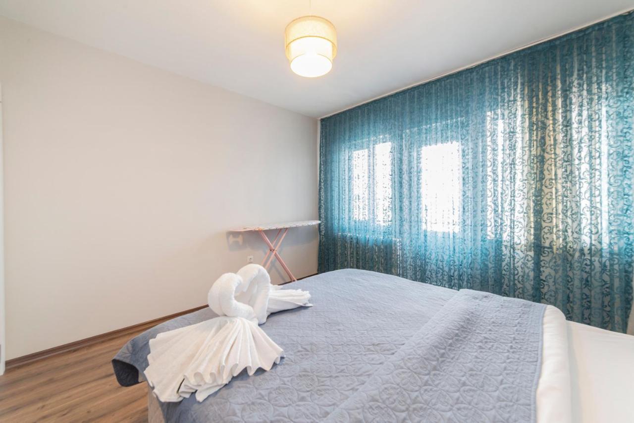 Centrally Located 2 Bedroom Apt With Netflix Bursa Exteriör bild