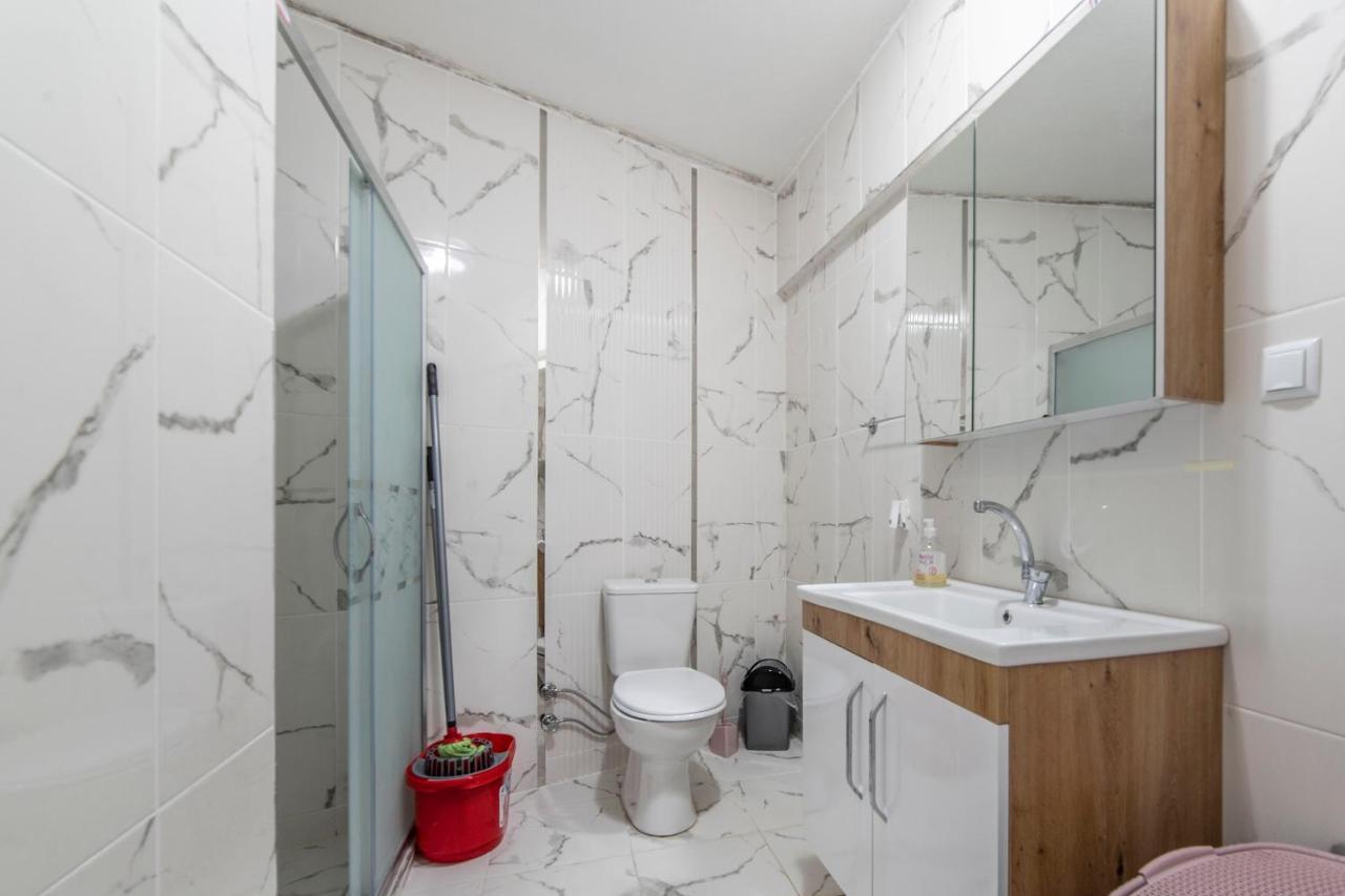 Centrally Located 2 Bedroom Apt With Netflix Bursa Exteriör bild