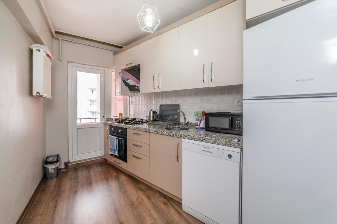 Centrally Located 2 Bedroom Apt With Netflix Bursa Exteriör bild